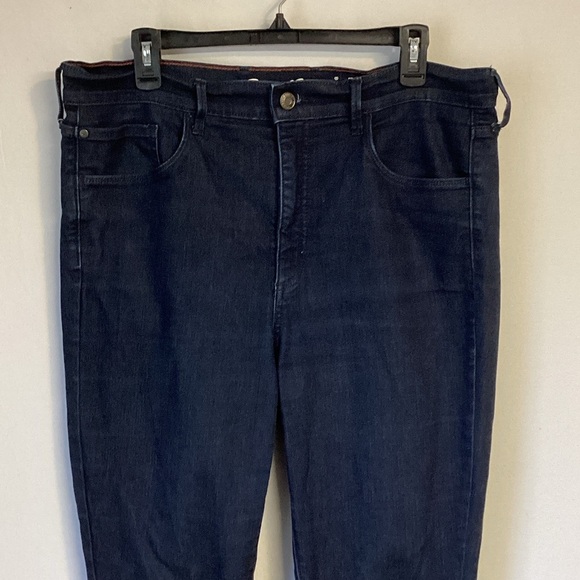 Eddie Bauer Slightly Curvy - High Rise Women's Dark Blue Skinny Jeans Size 16 - Picture 2 of 8
